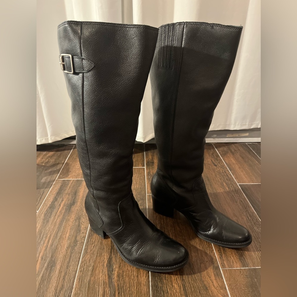 Women’s Matisse tundra black leather boots